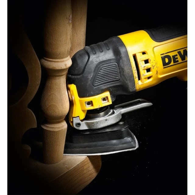 Подошва шлифовальная треугольная с липучкой DeWALT 90x90x90 мм (5035048099230)