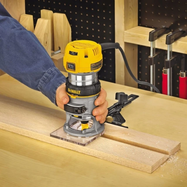 Фрезер вертикальний DeWALT 6-8 мм 900 Вт (5035048315781)