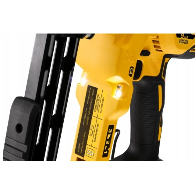 Цвяхозабивний пістолет DeWALT 18V XR для скоб 9Ga 40-50 мм (5035048699850)