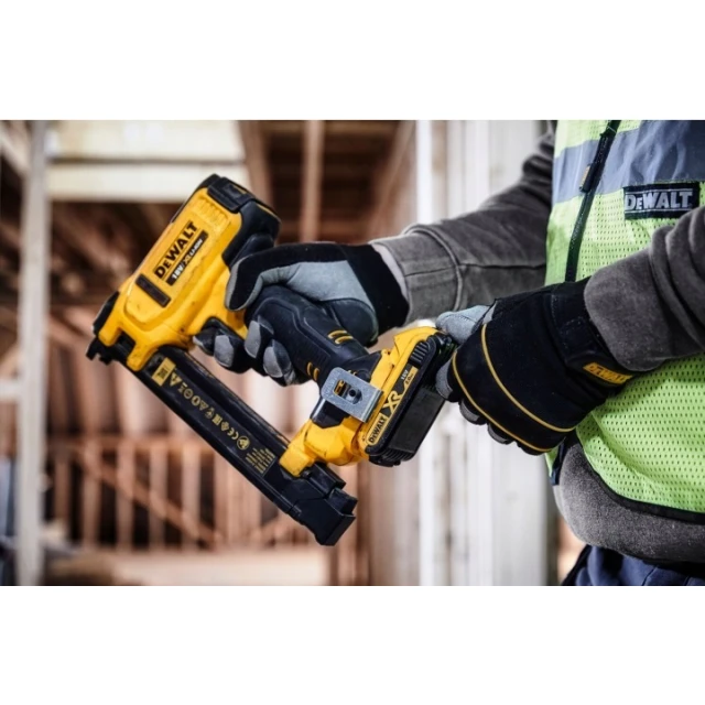 Степлер акумуляторний для кабелів DeWALT 18V XR 2x2Ah TSTAK (5035048712030)