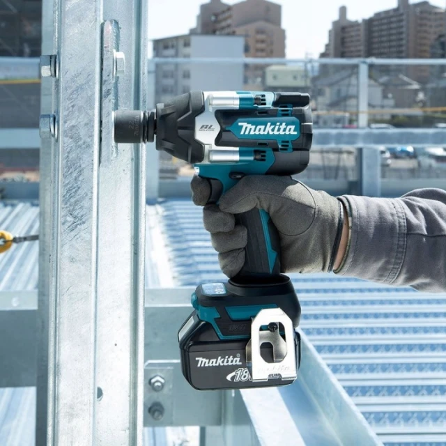 Гайковерт ударний Makita 18V 1/2