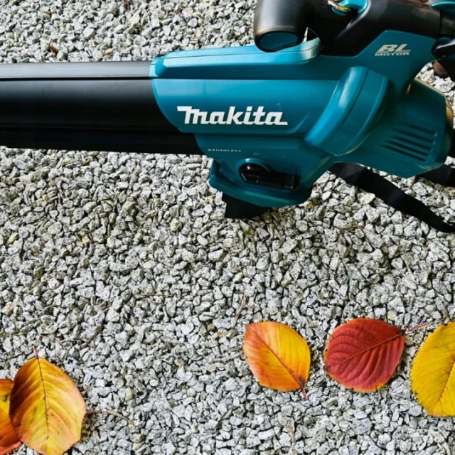 Воздуходув-пилозбирач-подрібнювач Makita 18V BODY (088381776202)