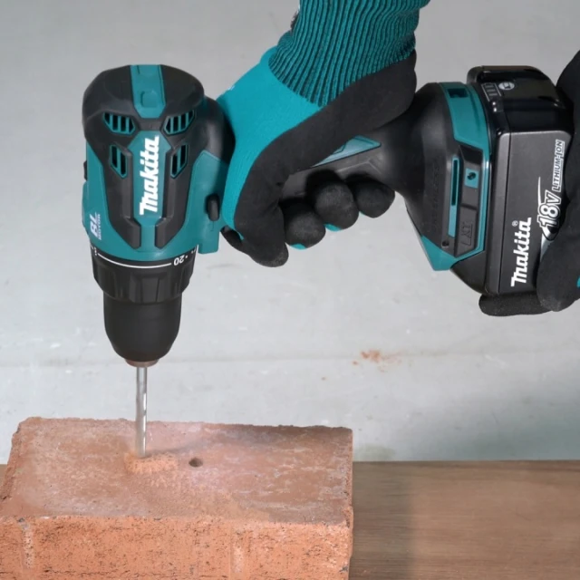 Шуруповерт Makita 18V LXT 65Nm 1x3Ah MAKPAC (DHP490SF1J)