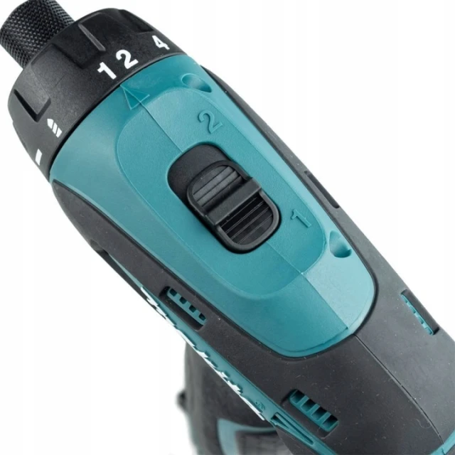 Шуруповерт CXT Makita 12V 24Nm 2x1,5Ah (DF030DWE)
