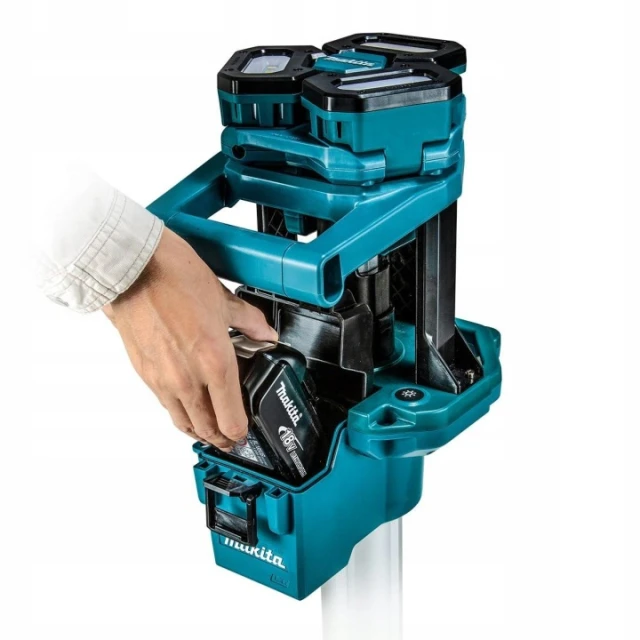 Фонарик акумуляторний Makita 18V зі штативом (088381728614)