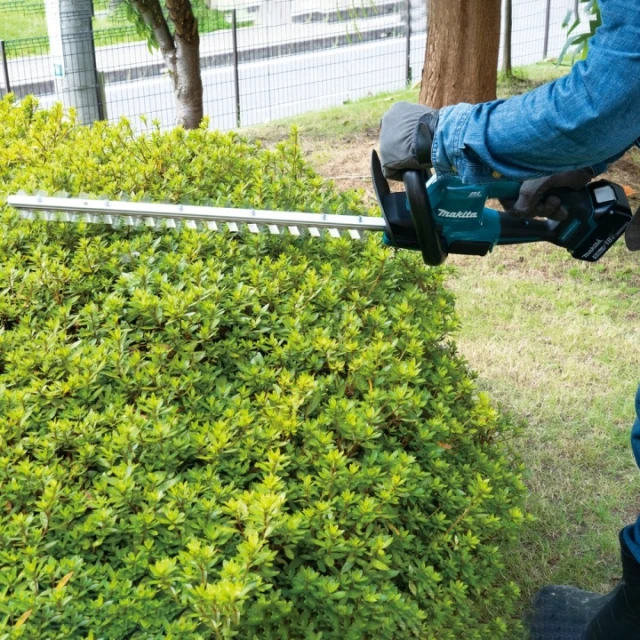 Ножиці електричні для живоплоту Makita 18В 1x5Ah (DUH506RT)