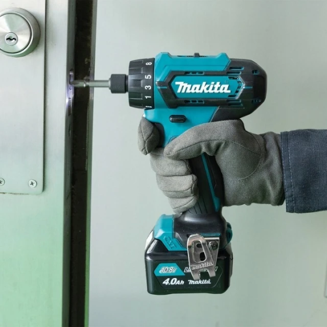 Шуруповерт Makita 12V 30Nm CXT 2x2.0Ah з кейсом