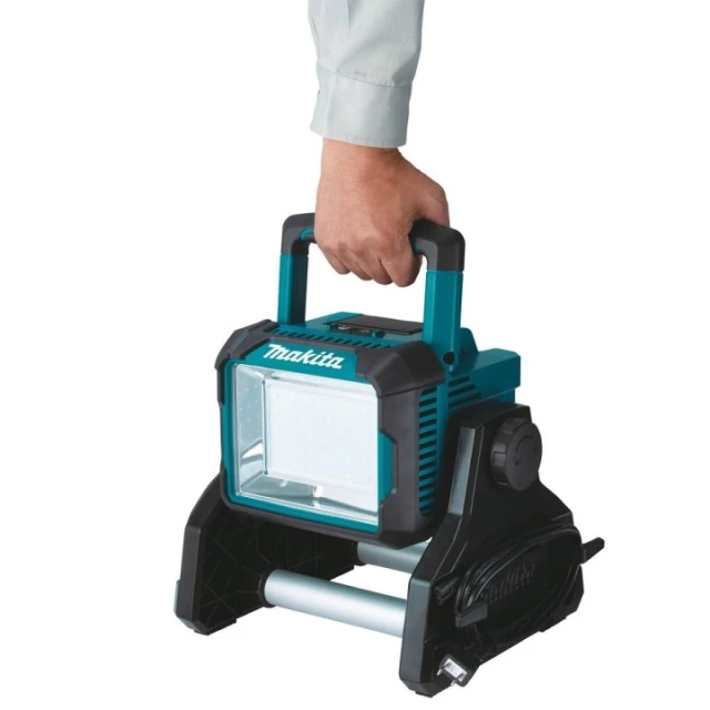 Фонарик аккумуляторный Makita 18V 3000лм (DML811)