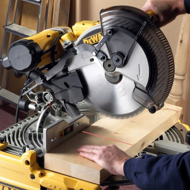 Диск пиляний EXTREME DeWALT 305x80z x30 з видією (DT4288)