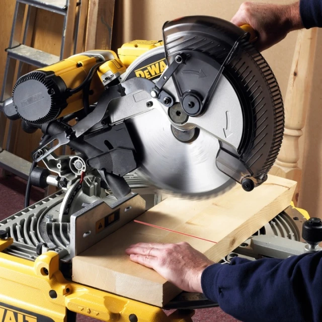Диск пиляний EXTREME DeWALT 305x60z x30 з видією (DT4331)