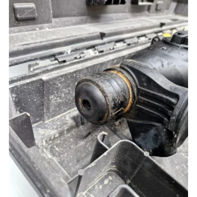 Перфоратор DeWALT 710W SDS+ 2.0J (D25033K)