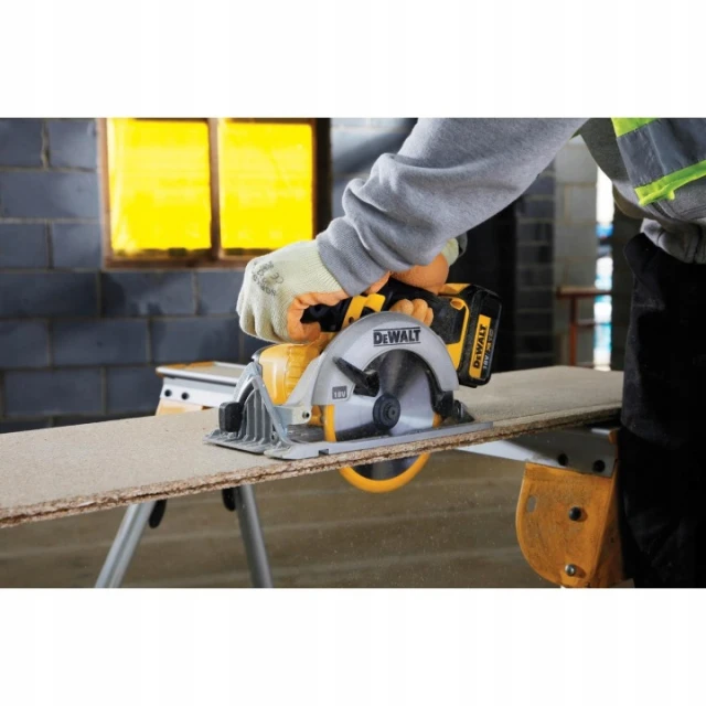 Пила циркулярна DeWALT 18V диск 165 мм TSTAK (DCS391NT)