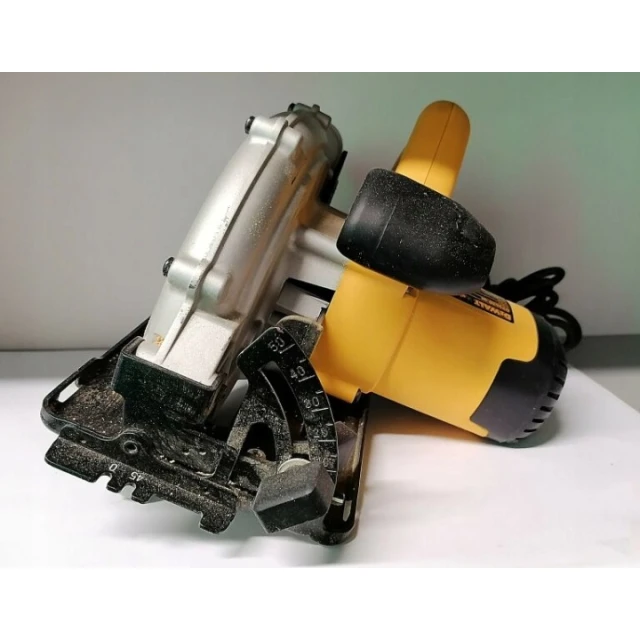 Угловая шлифмашина DeWALT 125 мм 900 Вт плавный старт (DWE4157)