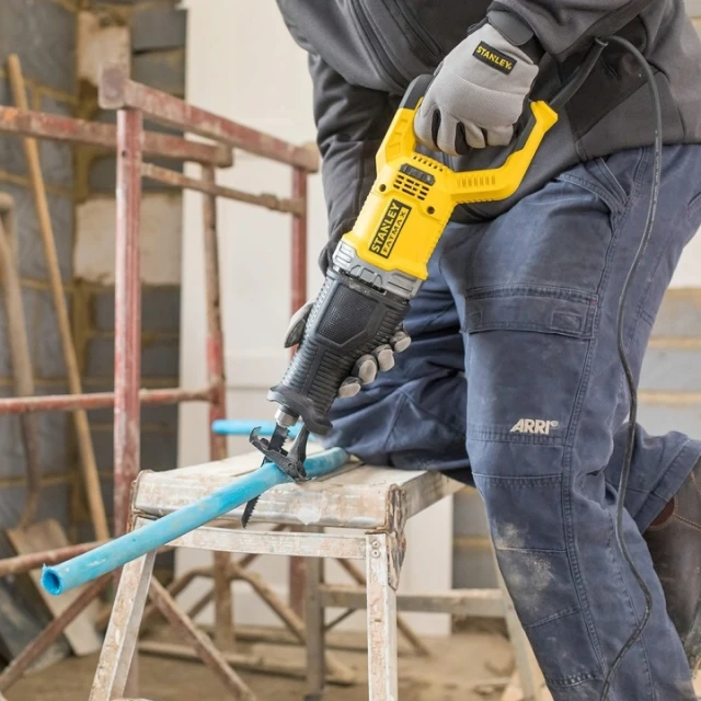 Пила сабельна FatMax Stanley 900Вт 230В (FME360)
