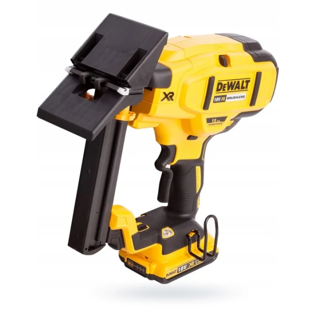 Степлер DeWALT 18V XR BL скоби 18Ga TSTAK 2x2 Ah (DCN682D2)