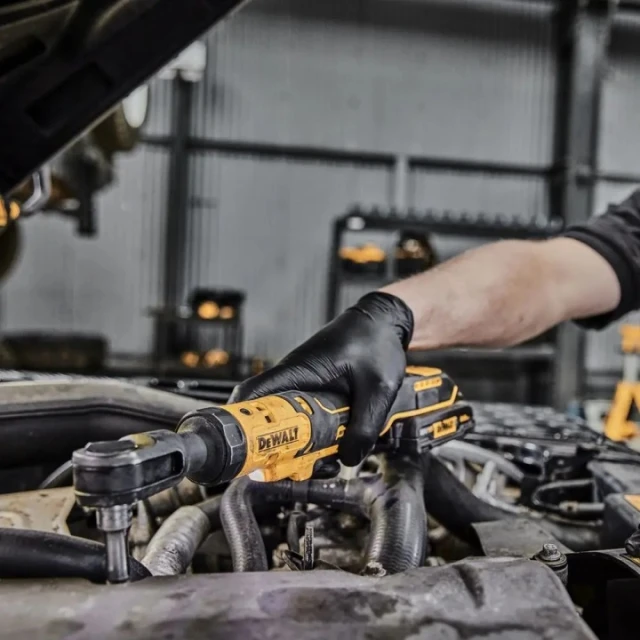 Гайковерт ударний DeWALT 18V 3/8