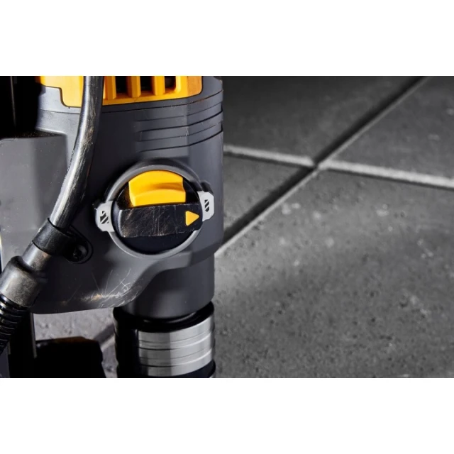 Дрель DeWALT 18V со стопой магнитной 2x9Ah (DCD1623X2G)
