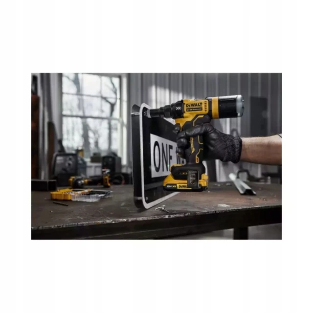 Клепальник DeWALT 18 В 10 кН 2x2 Ач GFN TSTAK (DCF403D2GT)