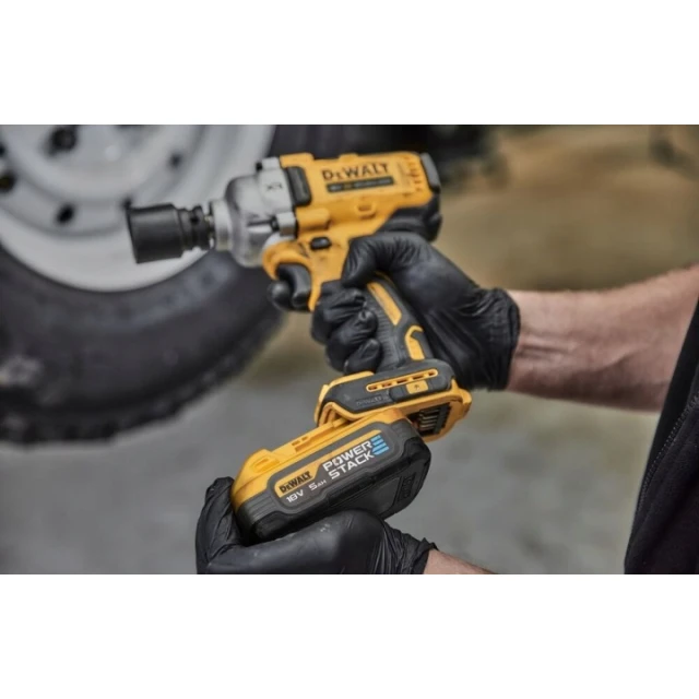 Гайковёрт ударный DeWALT 18V 812Nm 1/2