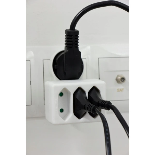 Разветвитель PLASTROL 3 розетки плоские (W-97743)