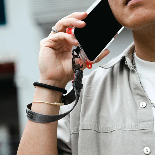 Универсальный ремешок Skinarma Scout Logo Wrist Strap Grey (SK-SCOUT-HS-GREY)