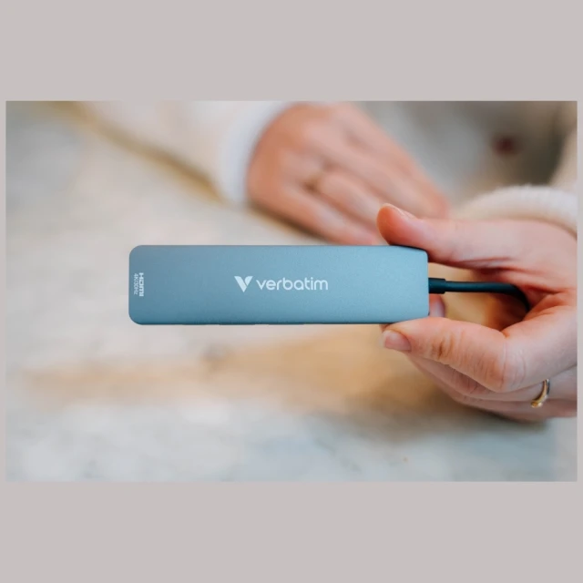 Хаб Verbatim HDMI/USB-C 3.2/USB-C/2xUSB-A 3.2/SD/microSD Silver (32158)
