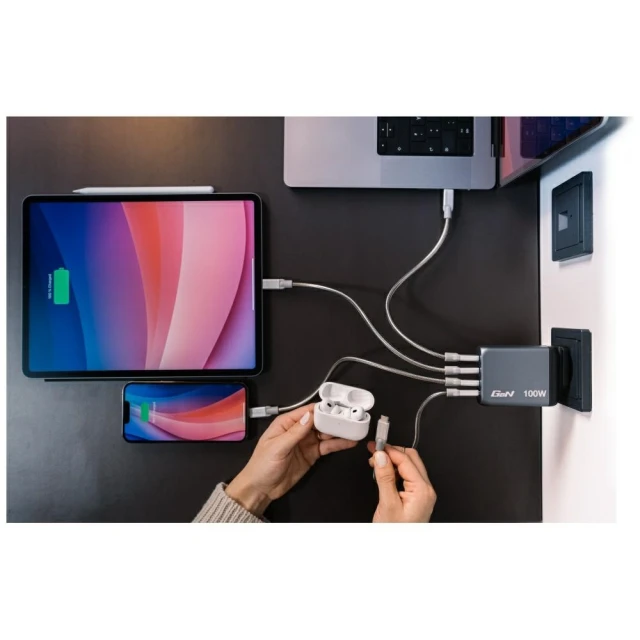 Зарядний пристрій Verbatim GaN 100W 3xUSB-C/USB-A + Адаптер EU/UK/US GNC-100 (32202)