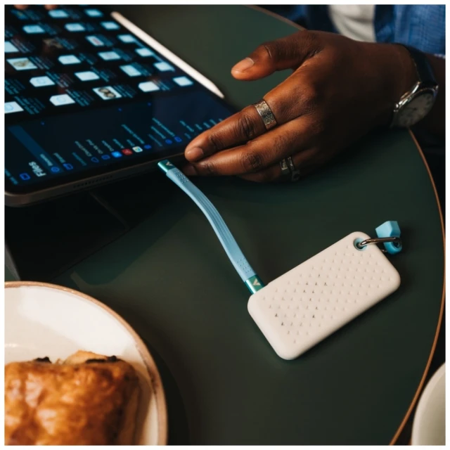 SSD зовнішній Verbatim Pocket SSD 1TB USB-C 3.2 gen.2 White-Light Blue (32320)