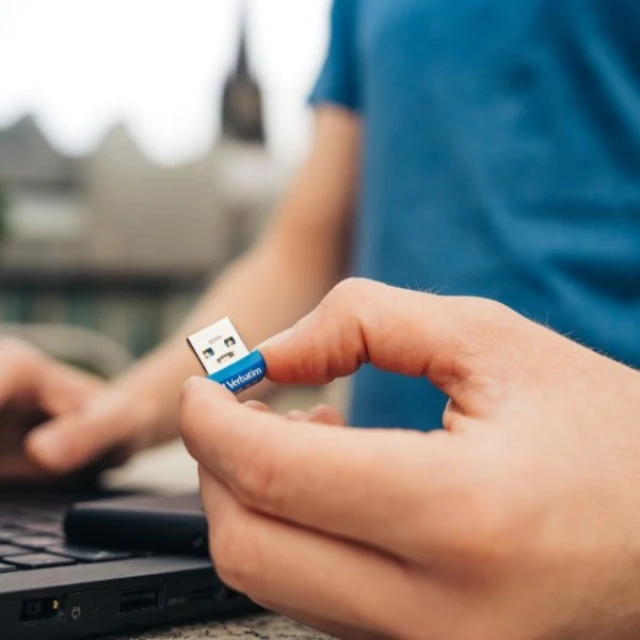 Флеш-накопичувач Verbatim NANO 16GB USB-A 3.2 Blue (98709)