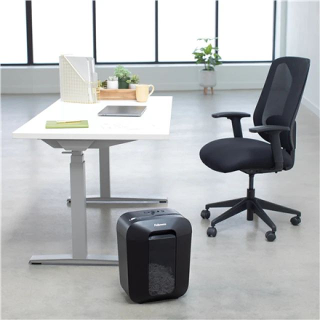 Шредер Fellowes Powershred LX45 Cross-Cut P-4 17 л Black (043859764778)