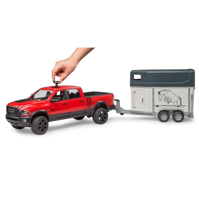 Позашляховик RAM 2500 Power Wagon з причепом для коня Bruder (2501)