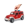 Пожарная машина Jeep Wrangler с фигуркой Bruder (2528)