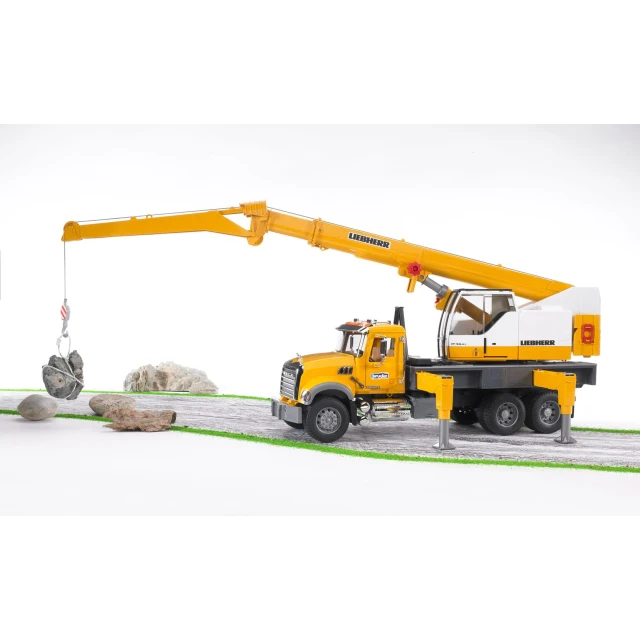 Вантажівка MACK Granite з краном Liebherr Bruder (2818)