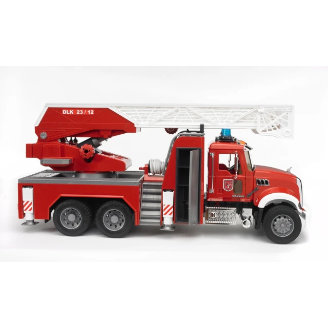 Пожарная машина MACK Granite Bruder (2821)
