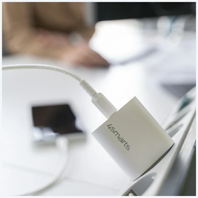 Мережевий зарядний пристрій 4smarts VoltPlug 20W PD USB-C з кабелем USB-C to Lightning White (465591)
