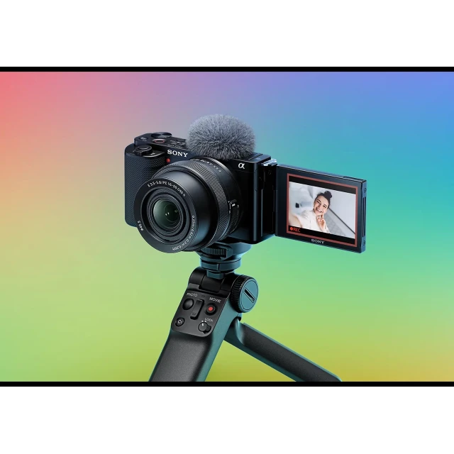 Фотоапарат Sony ZV-E10 для влогів 24.2 MP ISO 32000 Wi-Fi (4548736166950)