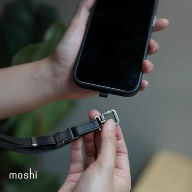 Ремінець Moshi 2-in-1 Wrist & Body Strap with Adapter Misty Coral (99M2252614)
