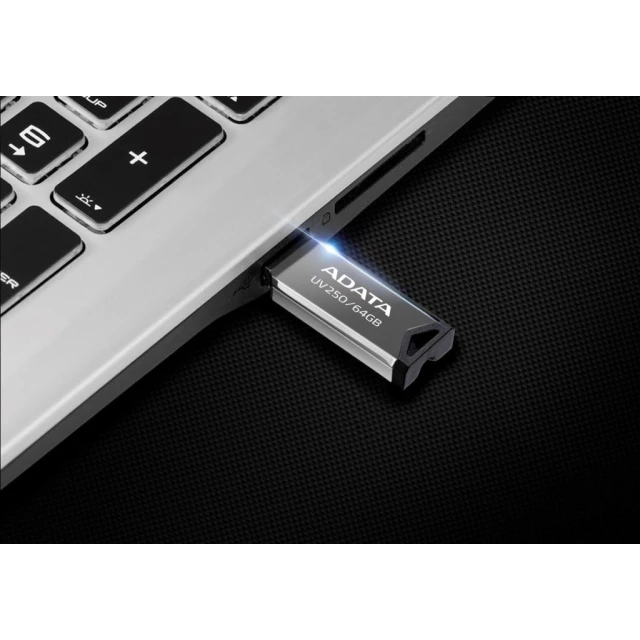USB-флешка Adata UV250 32 ГБ USB 2.0 Silver (4713218468802)