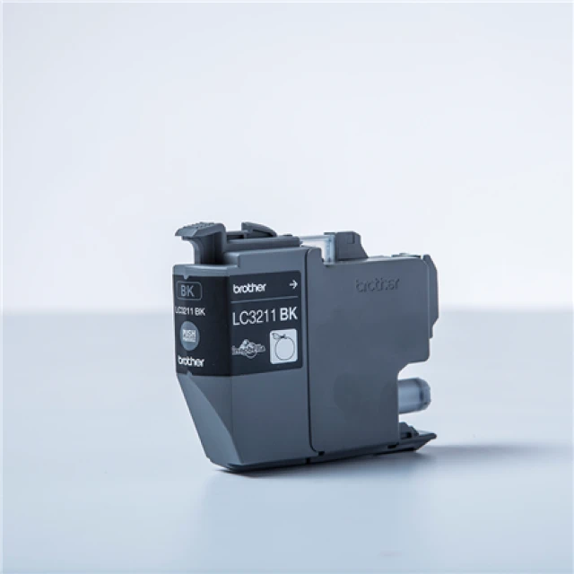 Картридж Brother LC3211BK Black 200 стр. (4977766775748)
