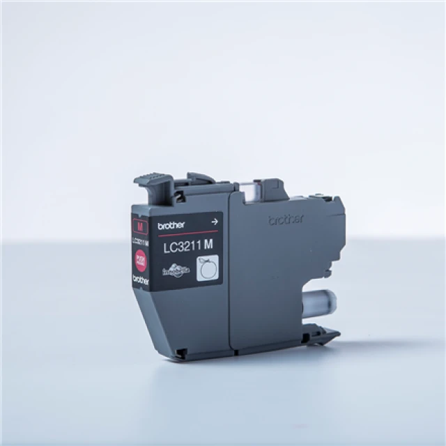 Картридж Brother LC3211M Magenta 200 стр. (4977766775762)