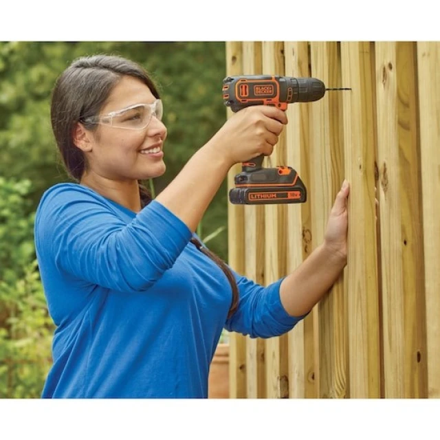 Дриль-шуруповерт Black&Decker 18V (BDCDC18-QW)
