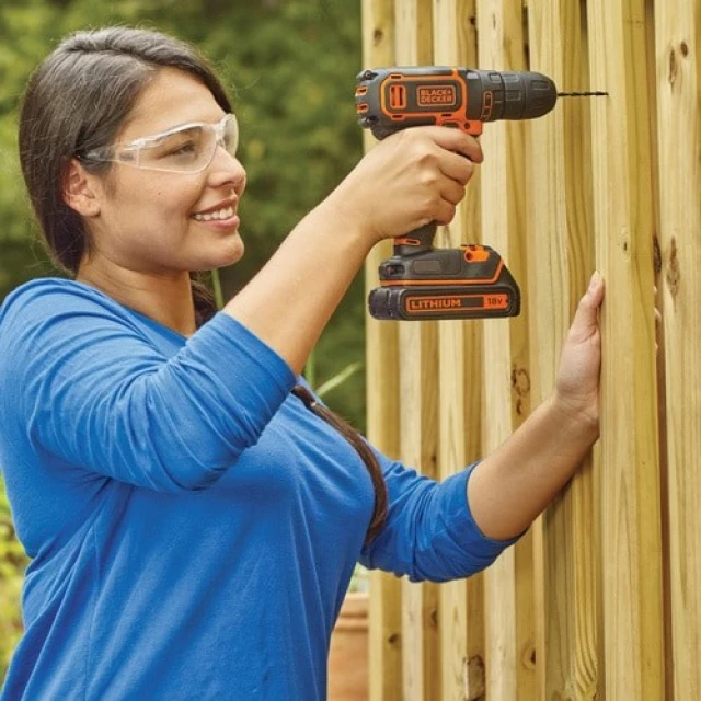 Дриль-шуруповерт Black&Decker 18V (BDCDC18BAFC-QW)