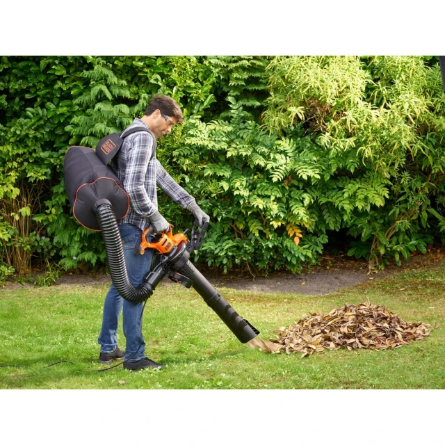 Повітродувка-пилосос для листя Black&Decker (BEBLV301-QS)