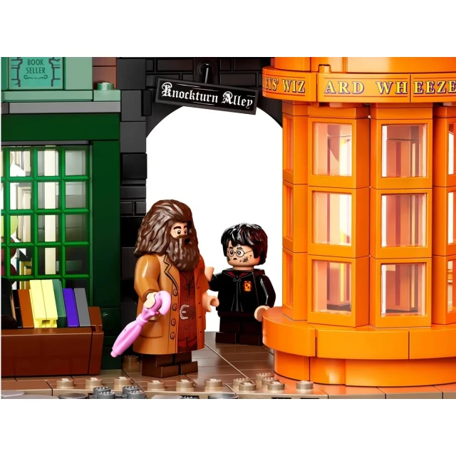 Конструктор LEGO Гаррі Поттер Вулиця Діагональна 5544 деталі (75978)