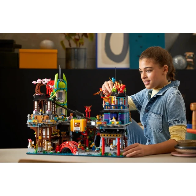 Конструктор LEGO Ninjago Міська площа NINJAGO 6163 елемента (71799)