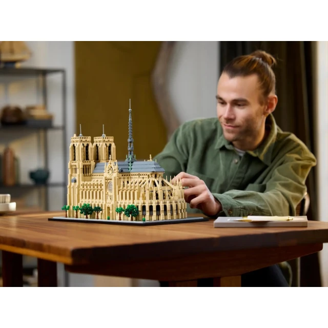 Конструктор LEGO Architecture Нотр-Дам у Парижі 4383 деталі (21061)