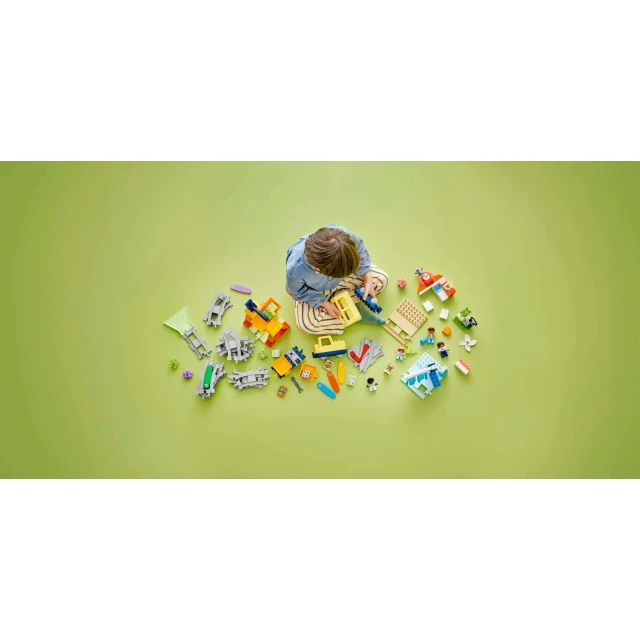 Конструктор LEGO DUPLO Великий інтерактивний міський поїзд 103 деталі (10428)