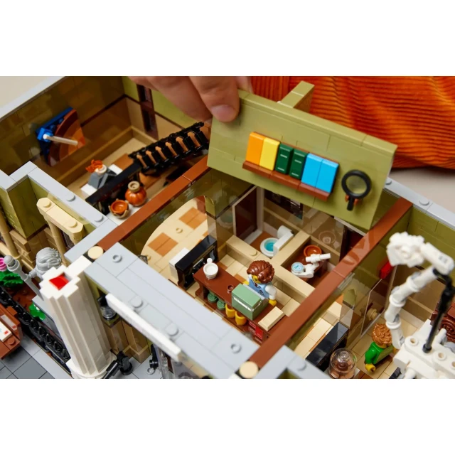 Конструктор LEGO Icons Музей Природничої Історії 4014 деталей (10326)