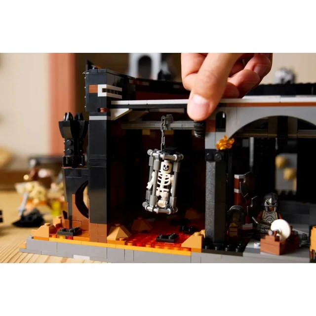 Конструктор LEGO Icons Володар перснів: Barad-dur 5471 деталей (10333)