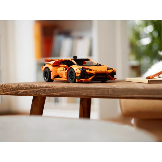 Конструктор LEGO Technic: Оранжевий Lamborghini Huracán Tecnica 806 елементів (42196)